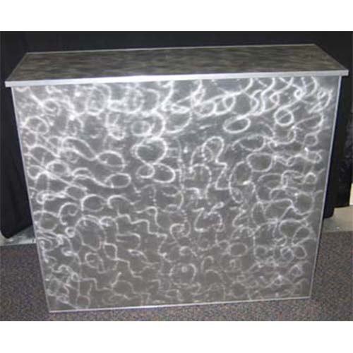 4' BRUSHED ALUMINUM BAR Bar 4′ Folding – Brushed Aluminum with a compact design, ideal for Las Vegas rentals and events.