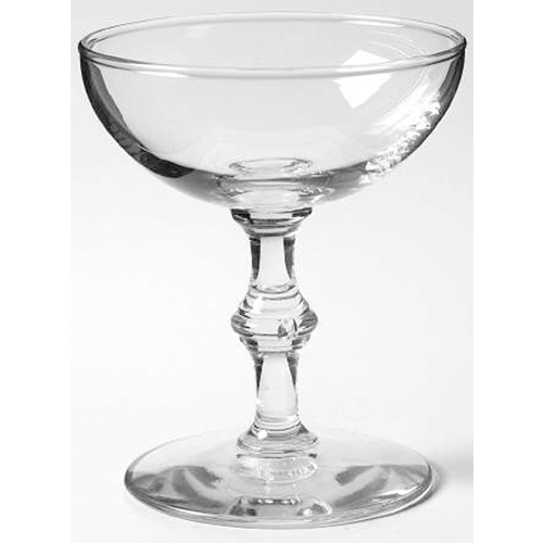 SMALL CHAMPAGNE- 4.5oz 4.5oz small champagne glass with elegant flute design, ideal for wedding toasts and upscale parties – available for rental in Las Vegas